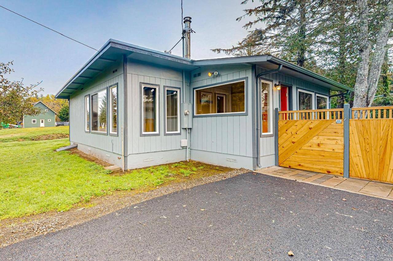 Little Wygant Road Retreat in Coos Bay, United States