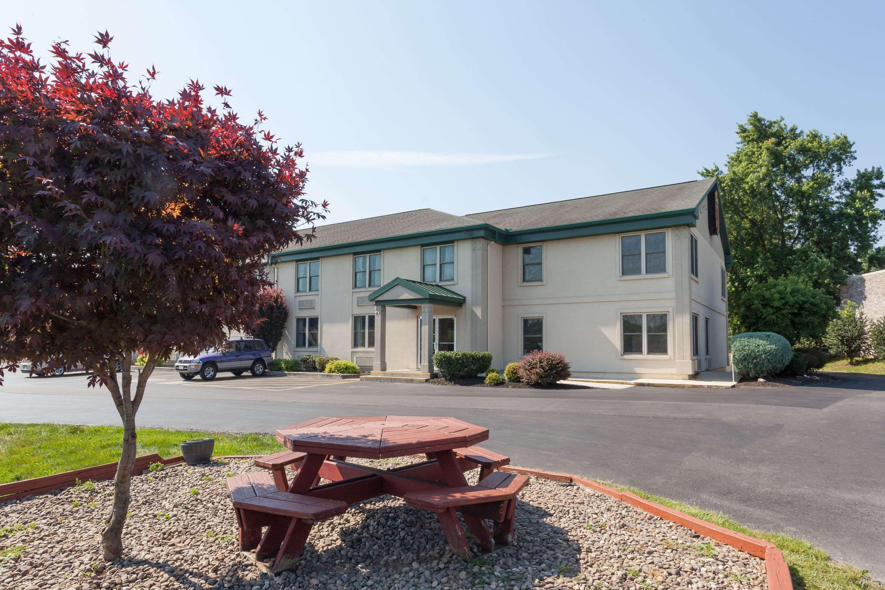 Super 8 by Wyndham Harrisburg Hershey West - photo 19