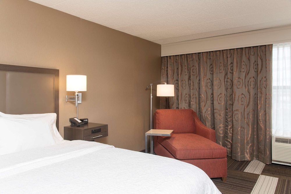 Hampton Inn Columbus Taylorsville Edinburgh - photo 16