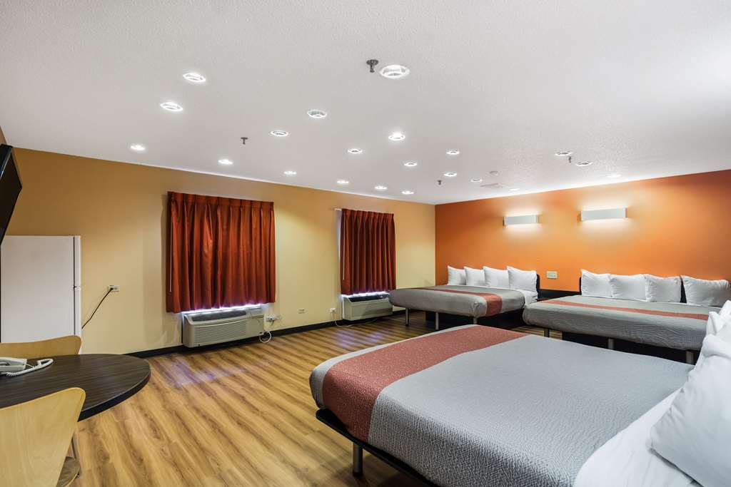 Motel 6 Libertyville IL - photo 20