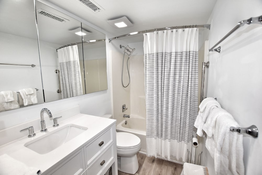 0607 Waters Edge Resort 1 Bedroom Condo by Redawning - photo 23