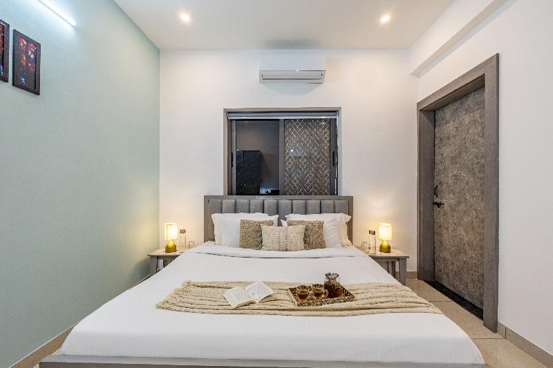 Alaya Stays By Elivaas Lake City Heights in Udaipur, India