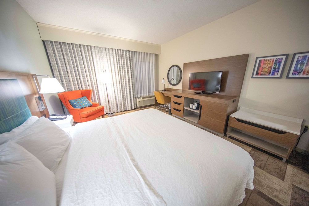Hampton Inn Hutchinson - photo 29