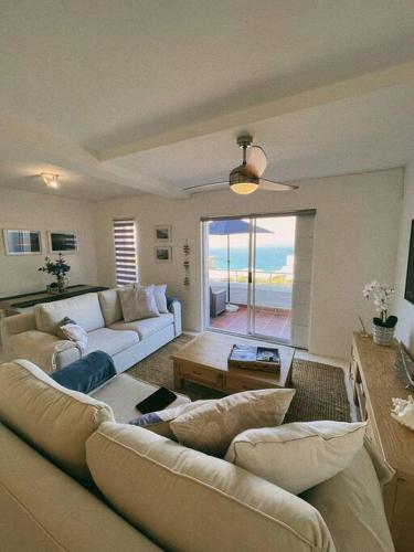 Couples Cove: Luxe Getaway w jetted bath & views