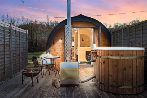 Morgan Sweet Apple Tree Glamping Nr Wells in Wells, United Kingdom