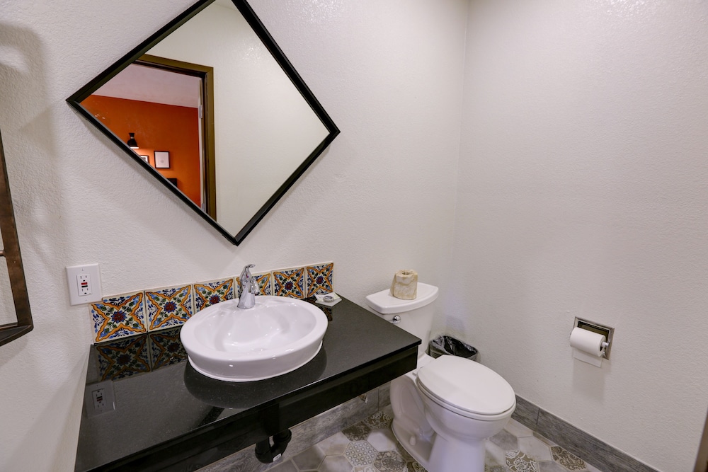 The Greens Hotel Stockton Blvd - photo 24