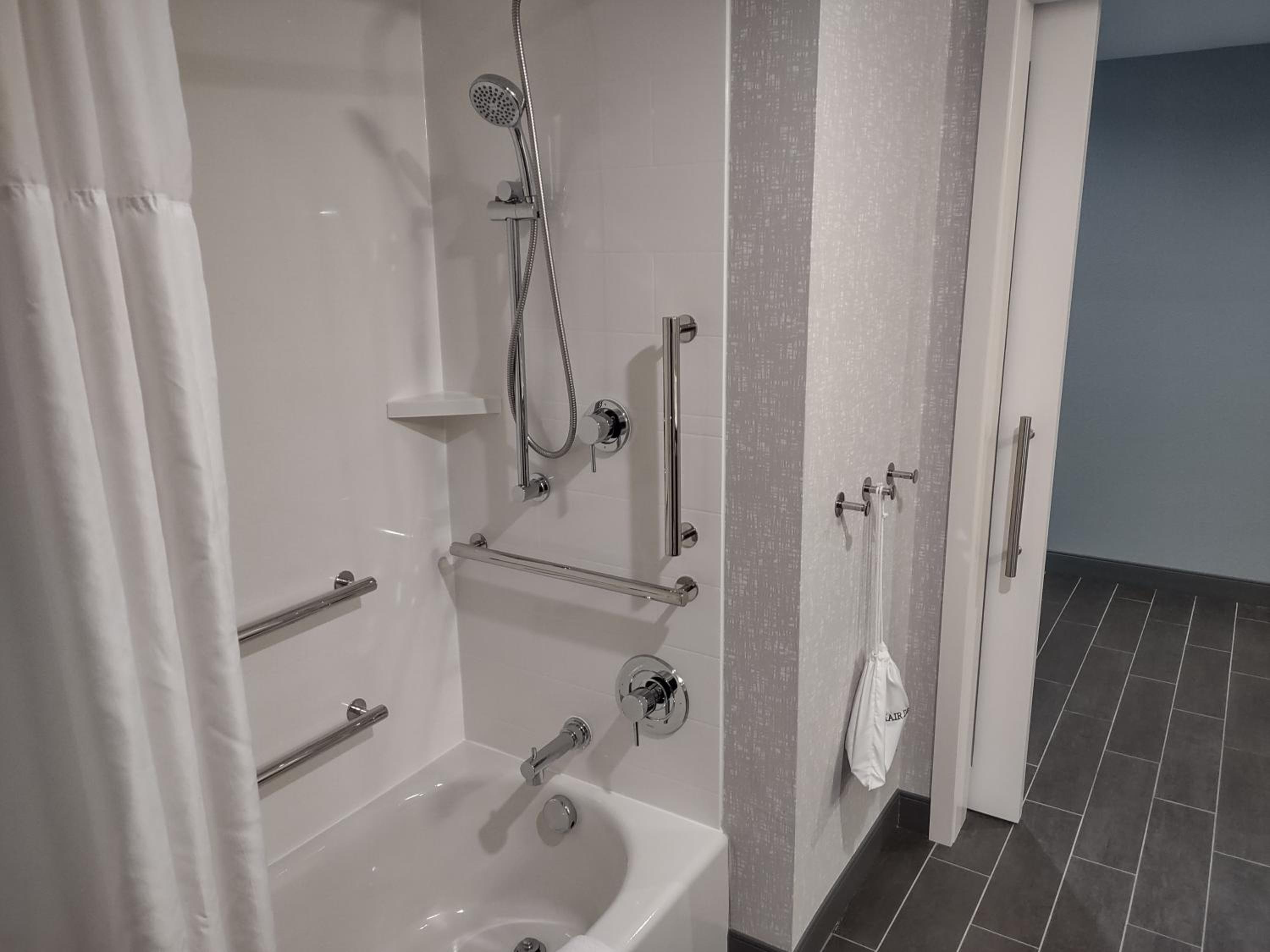 Hampton Inn & Suites Pittsburgh New Stanton - photo 22