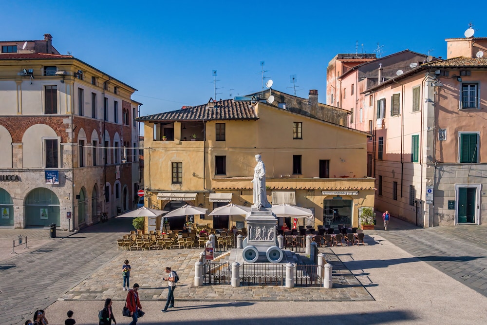 Casa Bea 900m from sea Happy Rentals — 4-Star Luxury Hotel in Pietrasanta, Italy