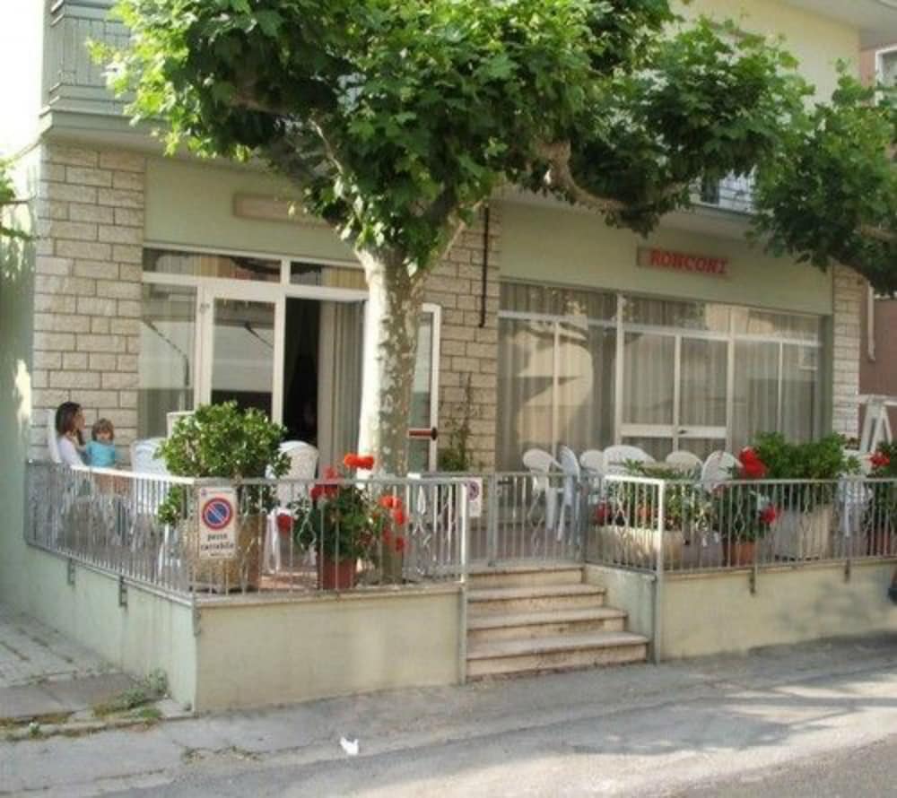 Hotel Ronconi — Rimini