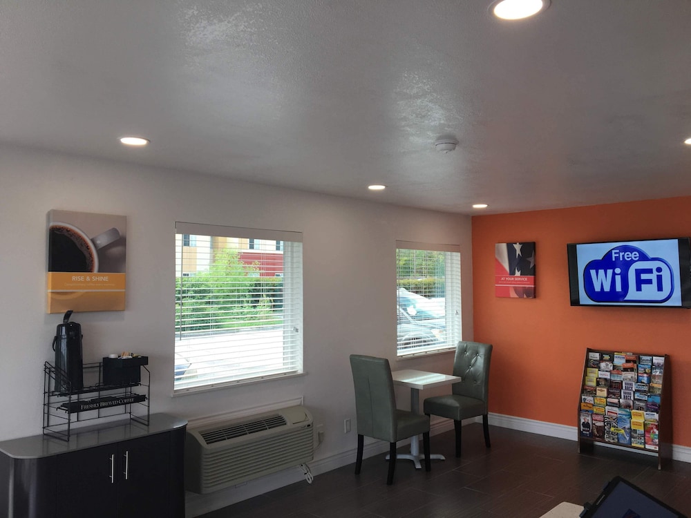 Motel 6 Clute TX - photo 20