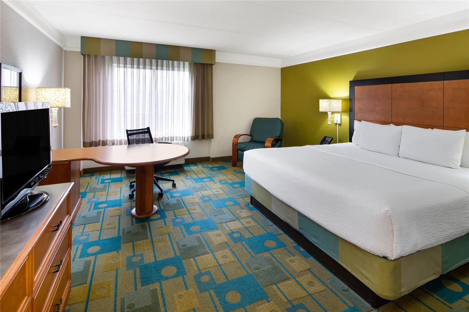 La Quinta by Wyndham Haywood Mall Near Greenville Downtown - photo 21