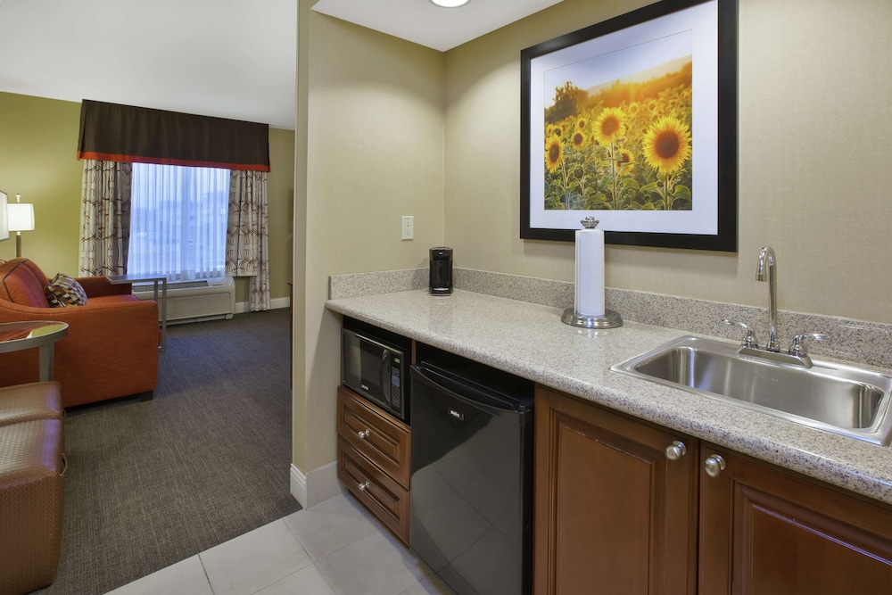 Hampton Inn & Suites Wichita Northeast - photo 14