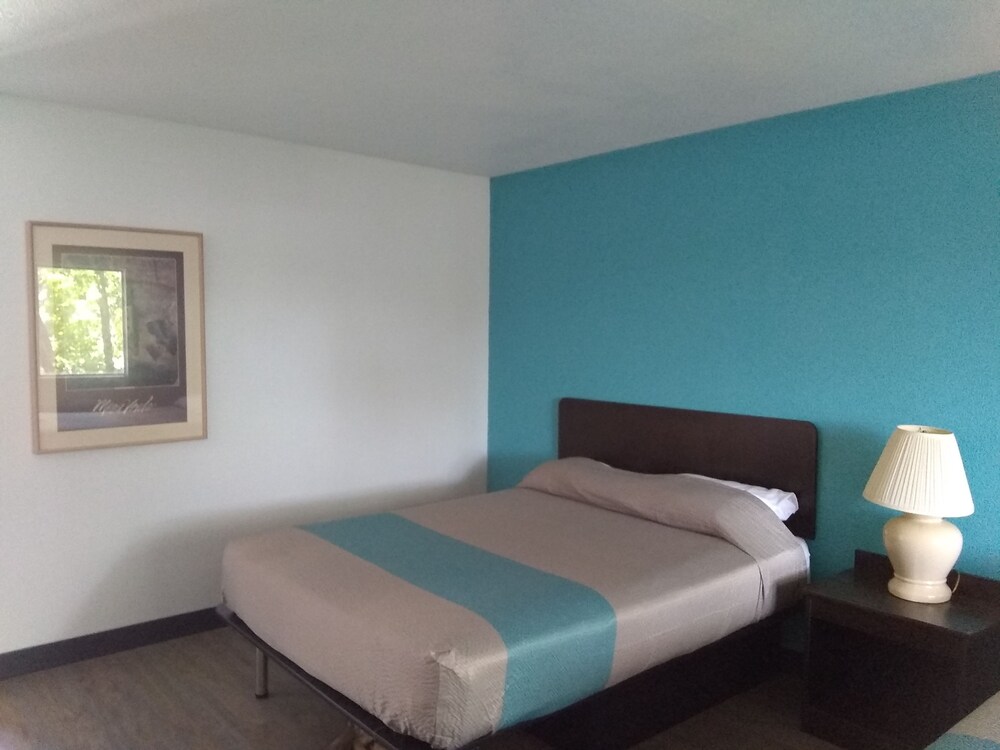 American Holiday Mesa Verde Inn - photo 13