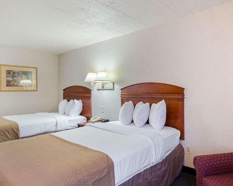 Quality Inn & Suites - photo 22