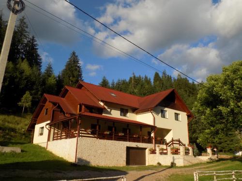 Pensiunea Agroturistica Casa Bradeana 21742563 — Albac