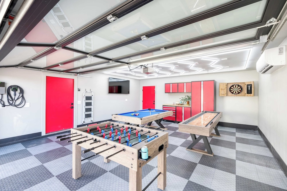 Element by AvantStay Pool Firepit Game Room - photo 11