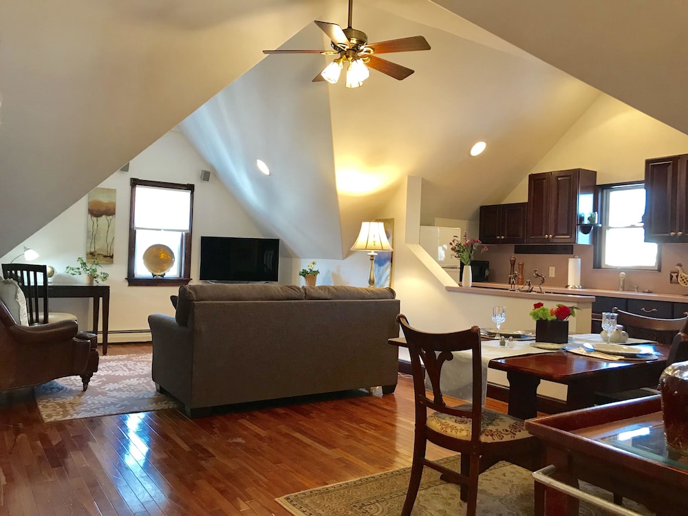 Ivy Manor Inn Village Center - photo 15
