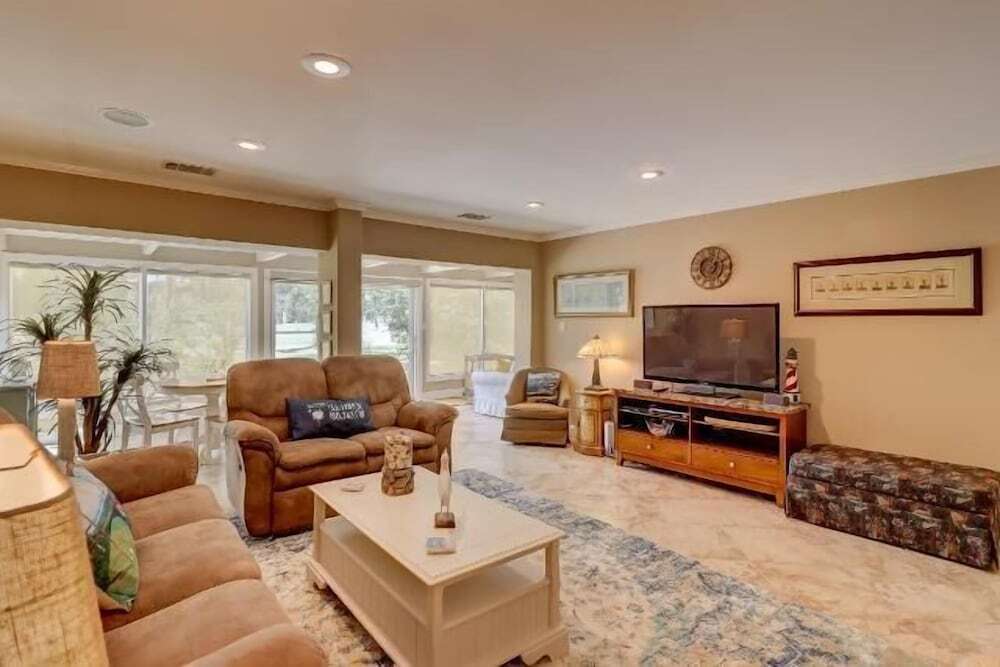 153 Harbourwood Villa at The Sea Pines Resort - photo 4