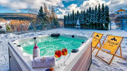 Apartament Cicha 11 VIP z JACUZZI SAUNĄ i ogrodem by Royal Aparts — 4-Star Luxury Hotel in Swieradow-Zdroj, Poland