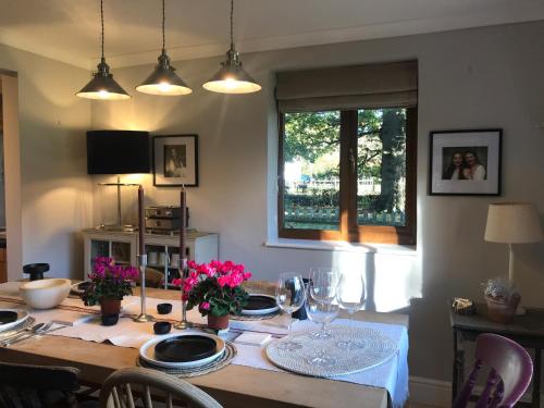 Oak Crest 2 Bedrooms Log Fire Scenic Views Near Chapel Down — Cranbrook