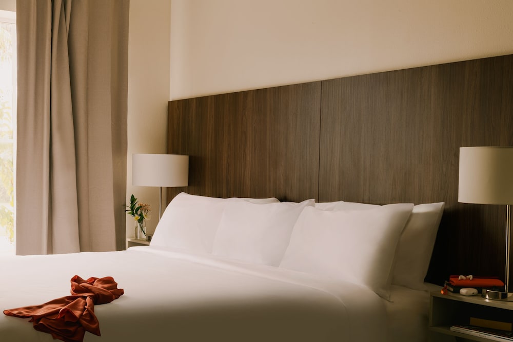 The Point Hotel & Suites by Sonder - photo 11