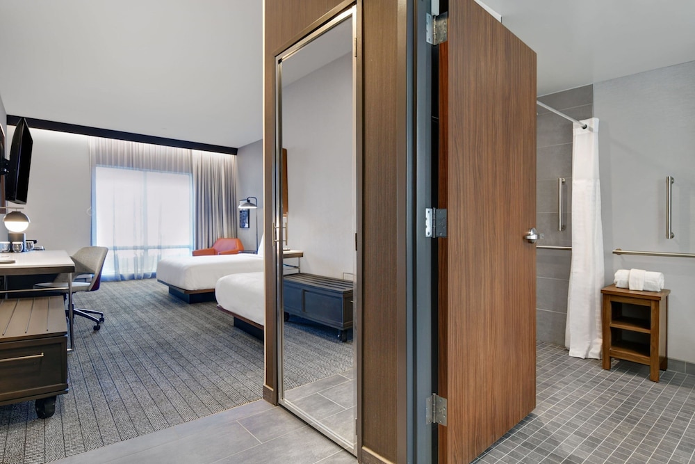 Courtyard by Marriott Hamilton - photo 8