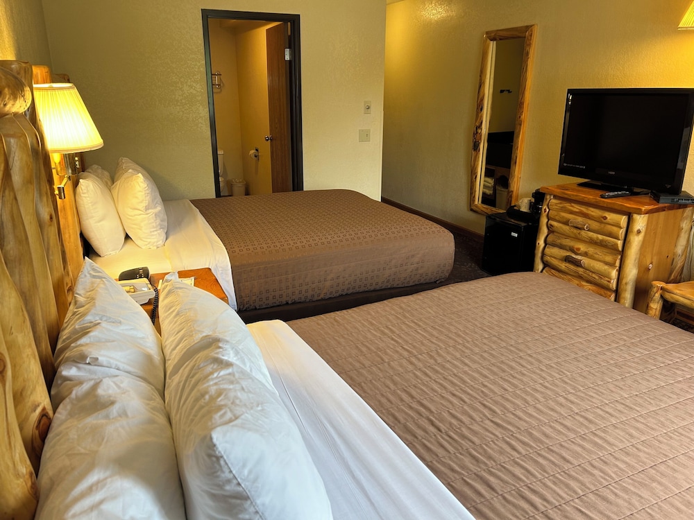 Super 8 by Wyndham Bridgeview of Mackinaw City - photo 16