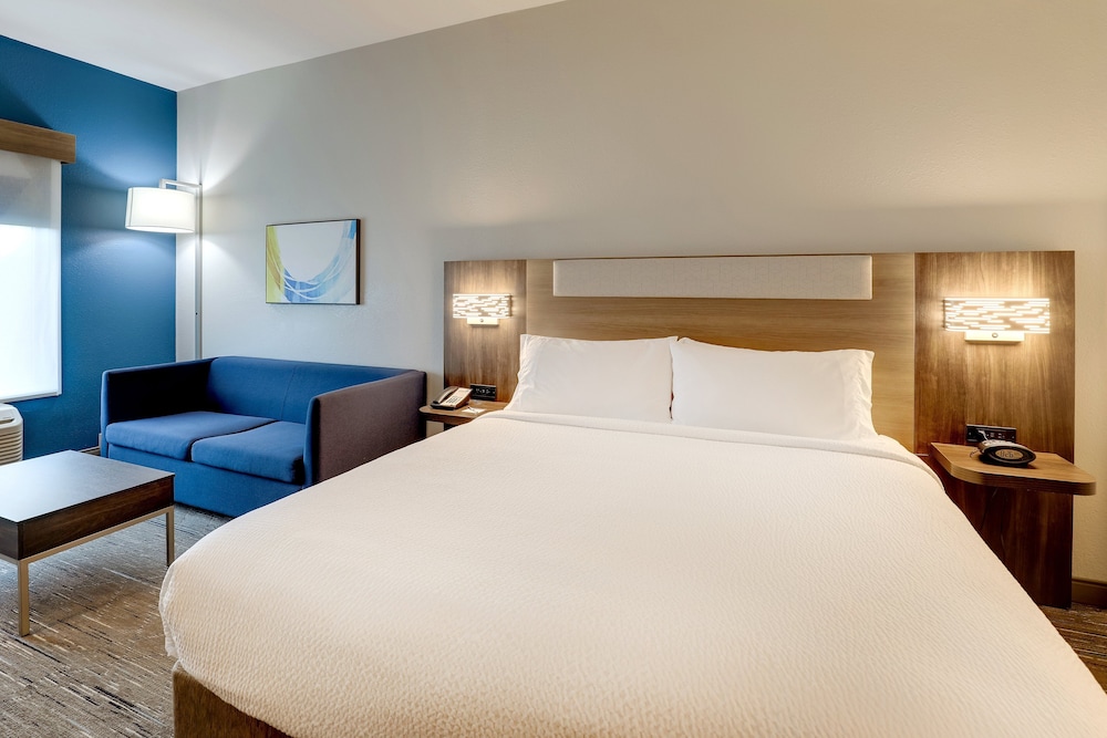 Holiday Inn Express Leland Wilmington Area by IHG - photo 13