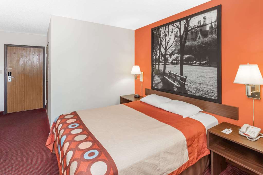 Super 8 by Wyndham Washington Peoria Area - photo 7