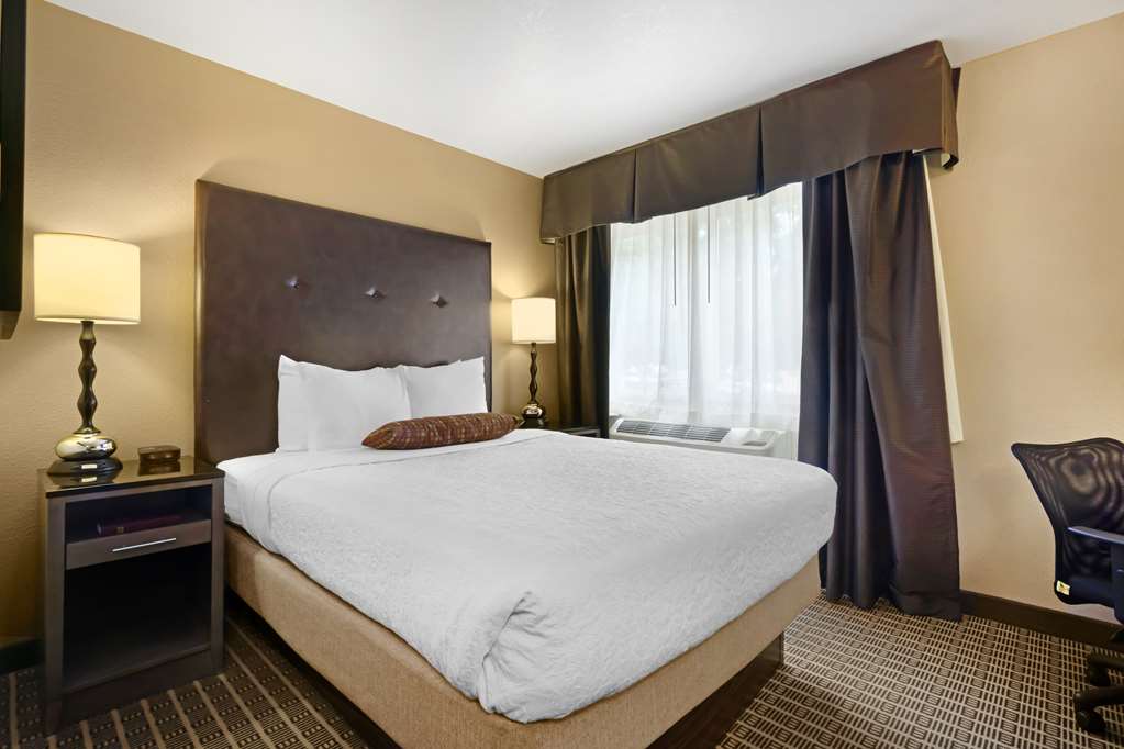 Best Western Plus Yakima Hotel - photo 32