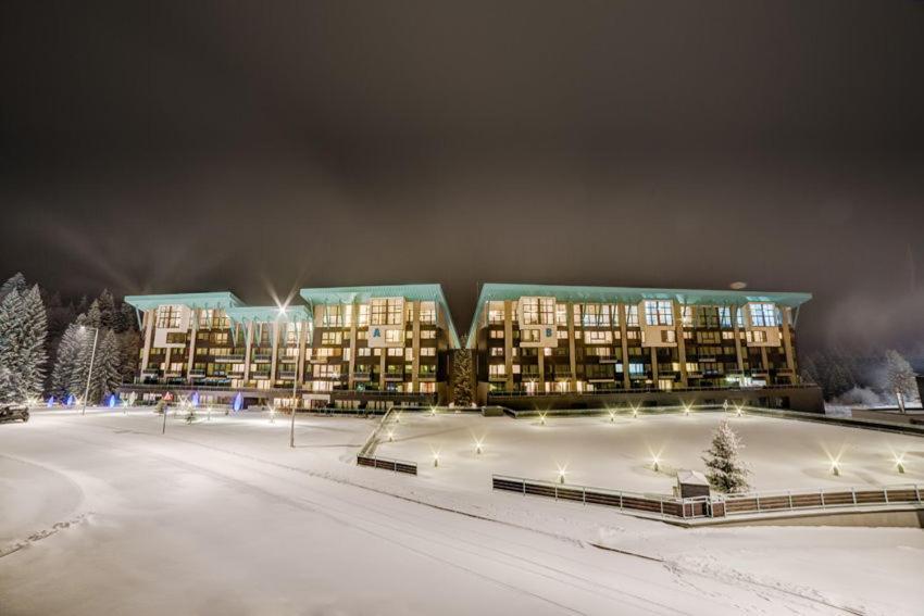 Timber view apartment Silver Mountain Poiana Brasov — 4-Star Luxury Hotel in Brasov, Romania
