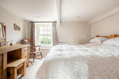 Primrose Cottage with Log Burner