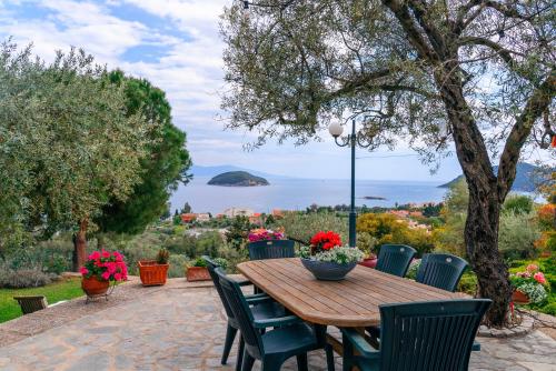 Villa Elia Kavala Mediterranean Holiday Villa — 4-Star Luxury Hotel in Kavala, Greece