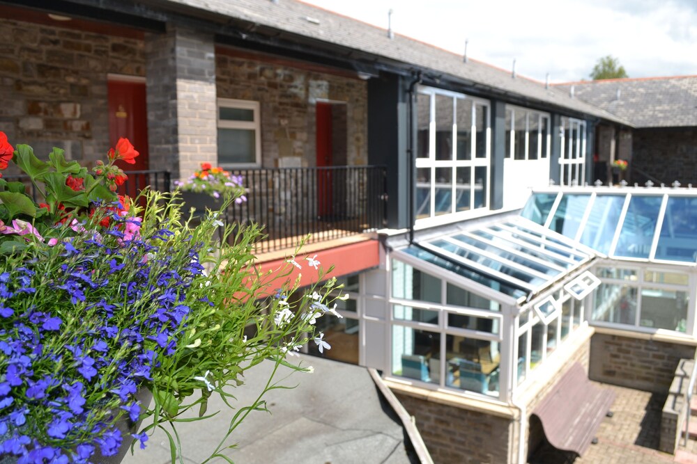 Dare Valley Country Park Accommodation — hotel in Aberdare