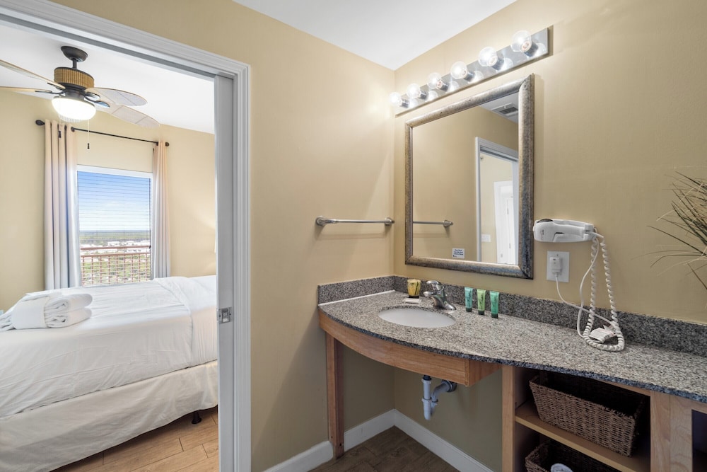 Splash Beach Resort by Book That Condo - photo 105