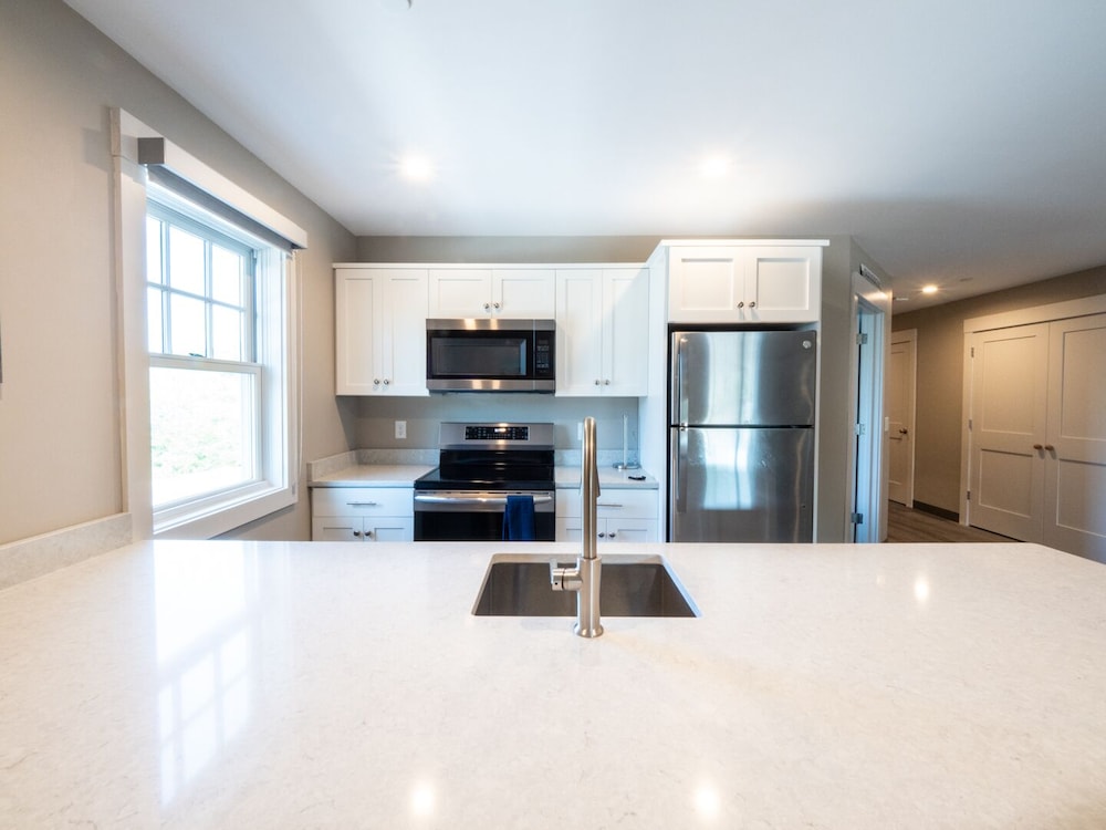 Long Beach Suites — Gloucester