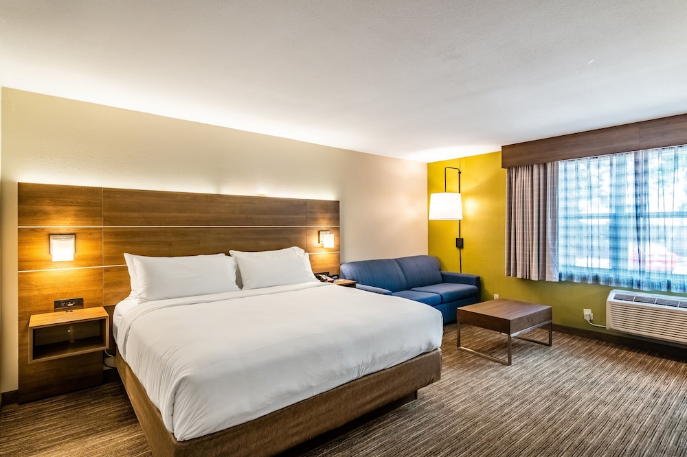 Holiday Inn Express & Suites Camarillo by IHG - photo 22