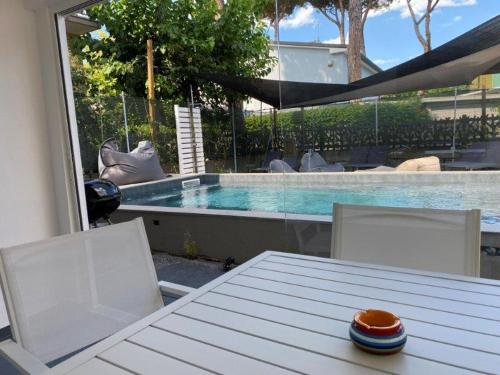 Luxury Apartments Cervia 4 apartments with 1 Swimming Pool — 4-Star Luxury Hotel in Cervia, Italy