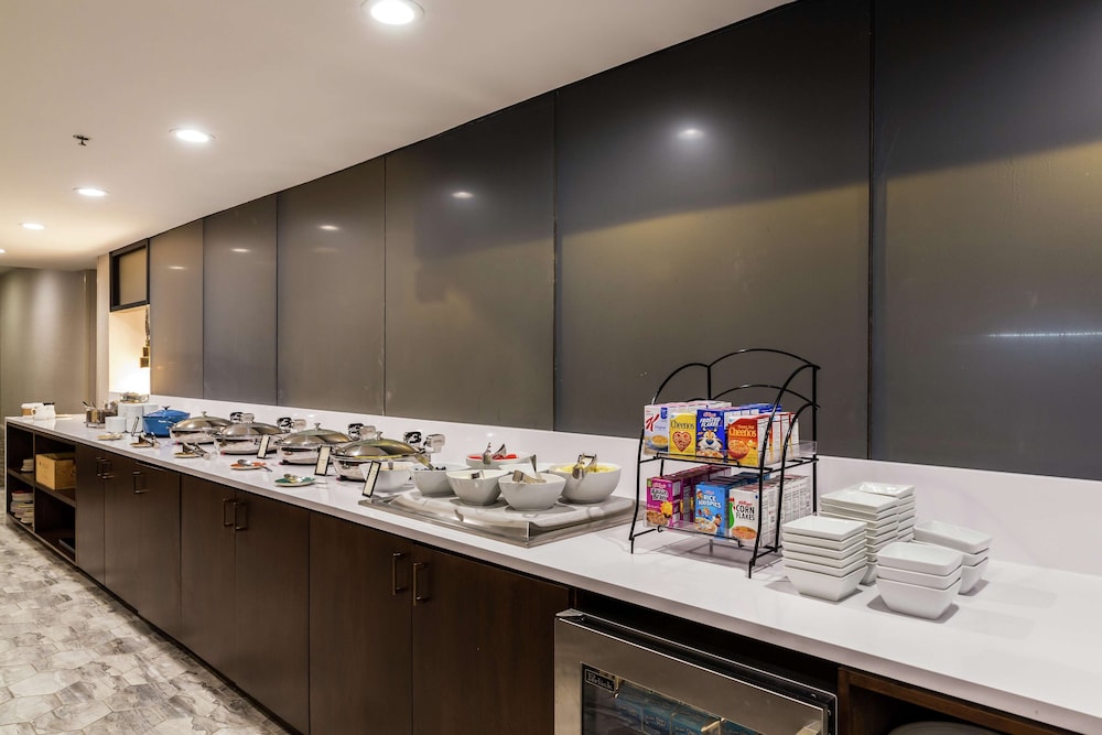 Hilton Chicago Oak Lawn - photo 18