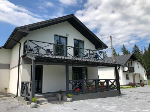 U Anastasii i Sofii bilya richki in Vorokhta, Ukraine