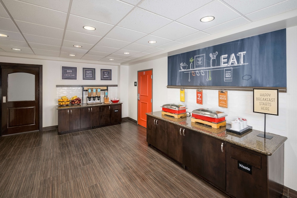 Hampton Inn & Suites Phoenix North Happy Valley - photo 30