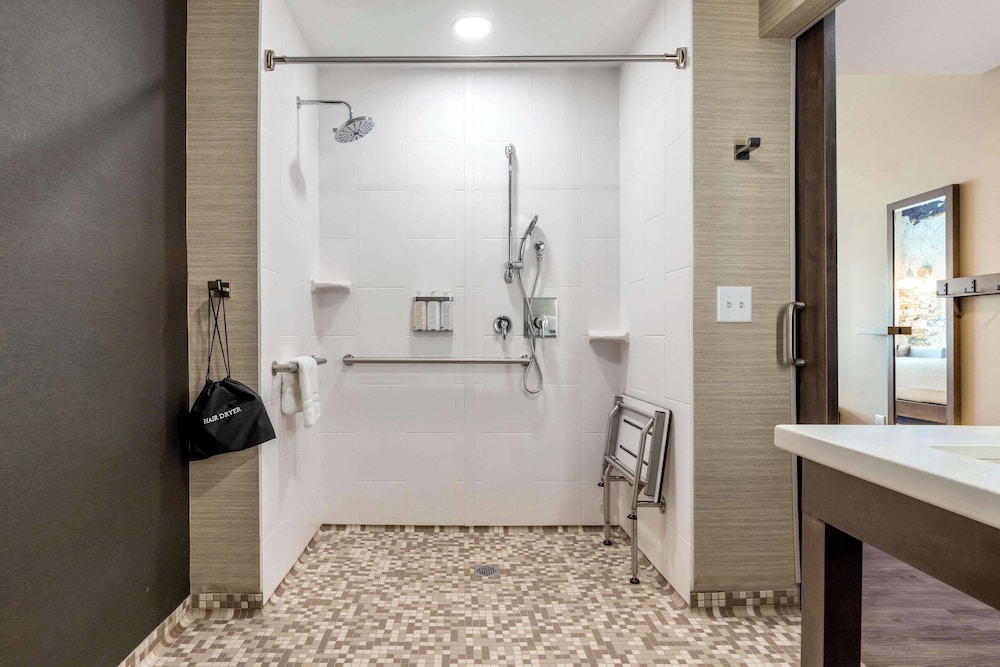 Cambria Hotel Fort Mill - photo 34