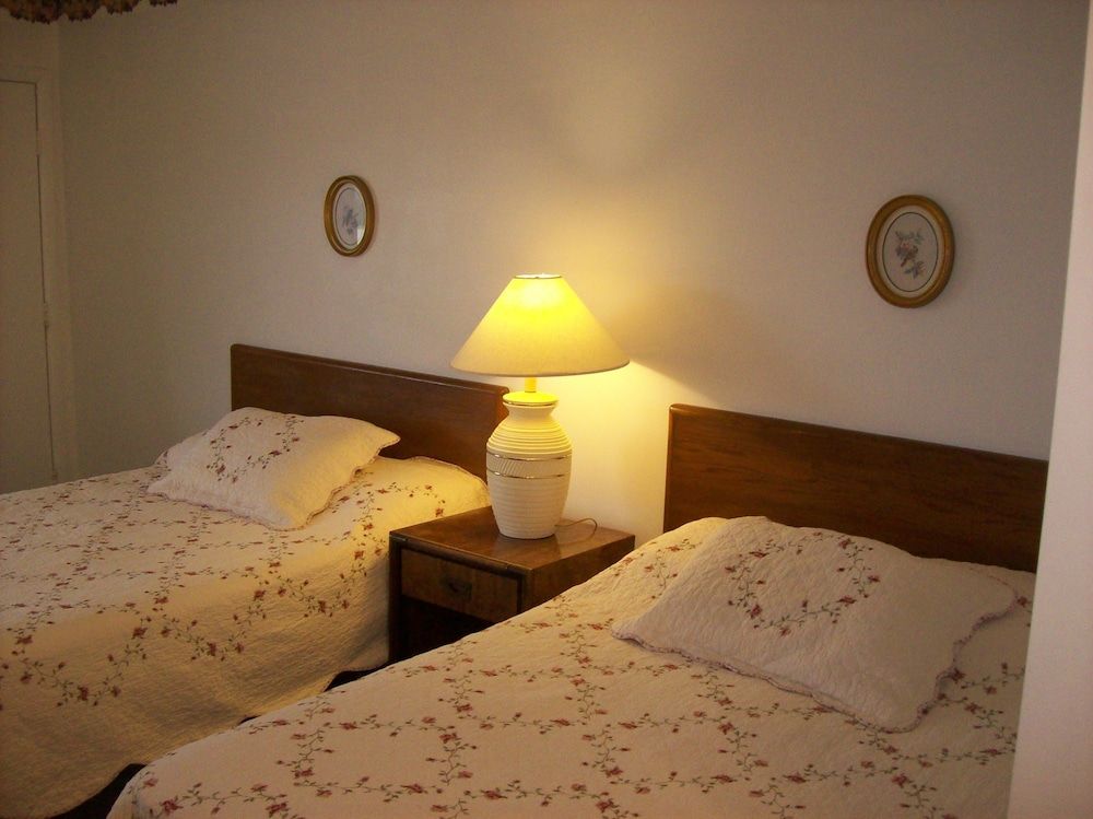 Ozark Plaza Motel Rv Park — Gainesville