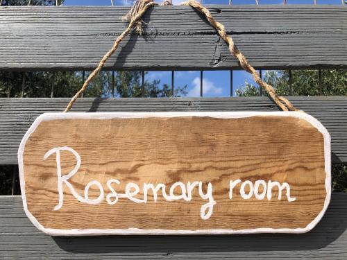 Rosemary room — Unknown City — photo 5