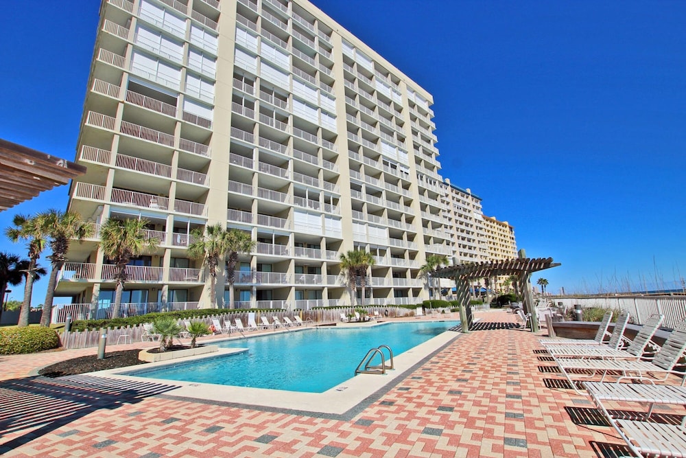 White Caps - carbon neutral hotel in Orange Beach