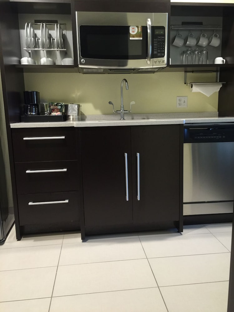 Home2 Suites by Hilton Rahway - photo 18