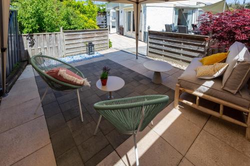 4 person Bungalow at beach sea dunes lake forestside — 4-Star Luxury Hotel in Noordwijkerhout, Netherlands
