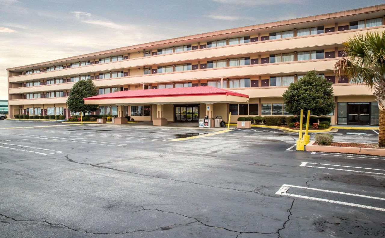 Quality Inn - carbon neutral hotel in Jacksonville