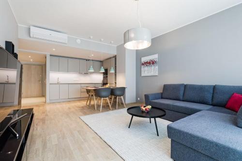 Central apartments Quiet with Free Parking and AC.