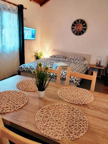 Studio apartman Buteo — 4-Star Luxury Hotel in Jastrebarsko, Croatia